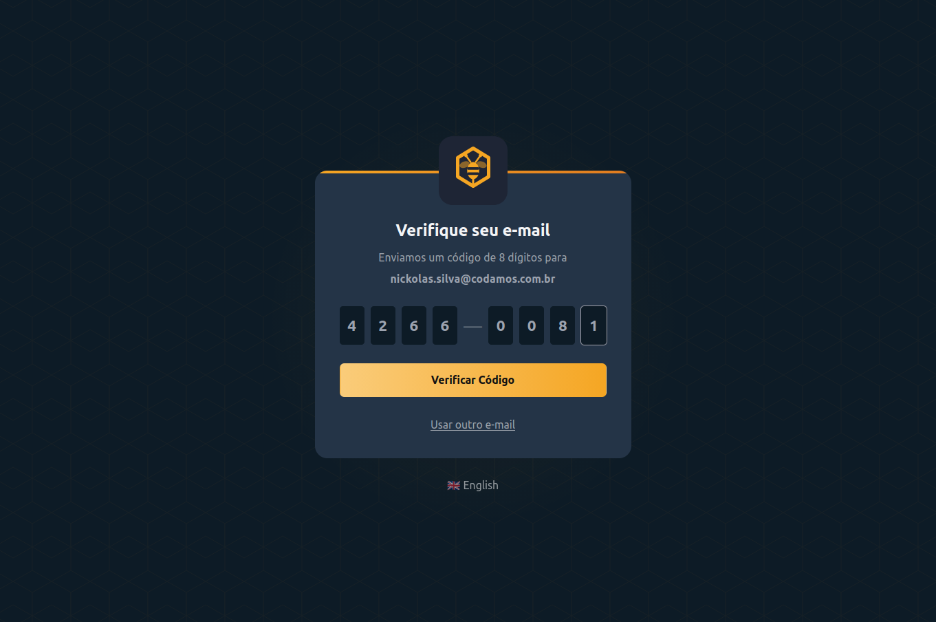 Tela de login OTP com campo de e-mail e código de 8 dígitos